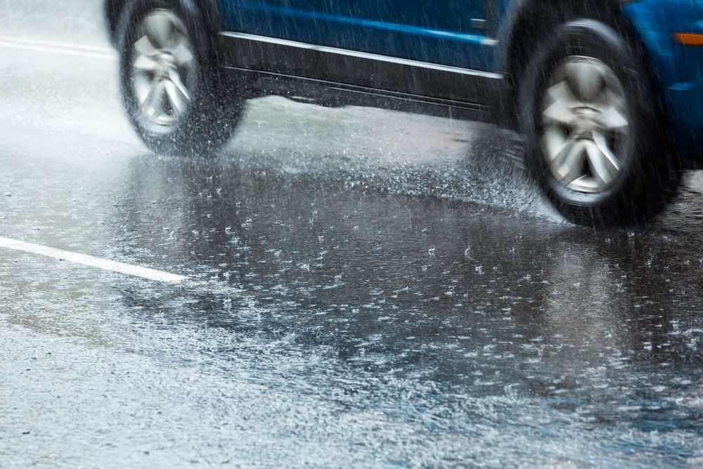 วิธีดูแลยางรถยนต์ในช่วงหน้าฝน