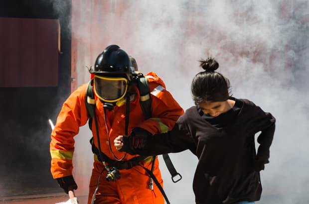 วิธีเอาตัวรอด เมื่อเกิดเหตุการณ์ไฟไหม้บ้าน