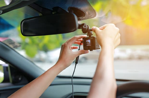 กล้องติดหน้ารถ มีประโยชน์ต่อรถอย่างไร