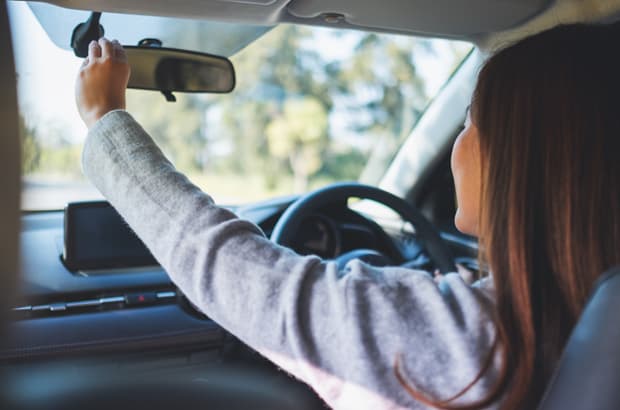 วิธีปรับกระจกรถ ให้ขับขี่ปลอดภัย