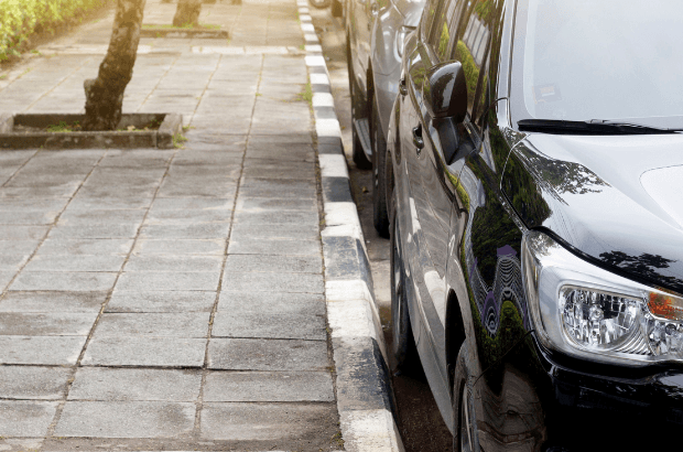 เทคนิคการจอดรถเทียบฟุตบาท 25 เซน