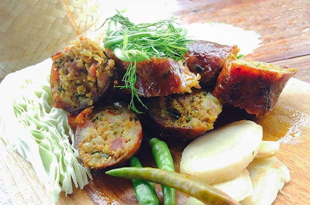 ร้านไส้อั่วป้าน้อง | เชียงราย