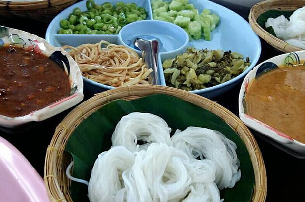 ขนมจีนบุญให้ผักสด | ระยอง