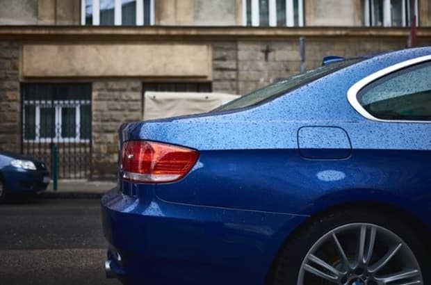 จุดไหนที่ไม่ควรจอดรถในขณะที่ฝนตกหนัก