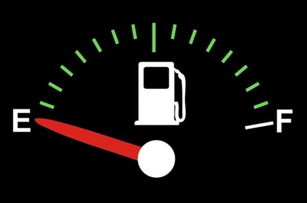 น้ำมันในถังใกล้หมดขับต่อได้กี่กิโล