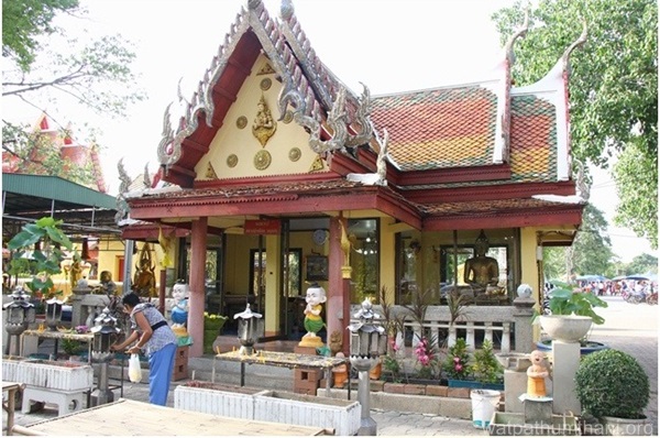 ศาลหลวงปู่เหมือน