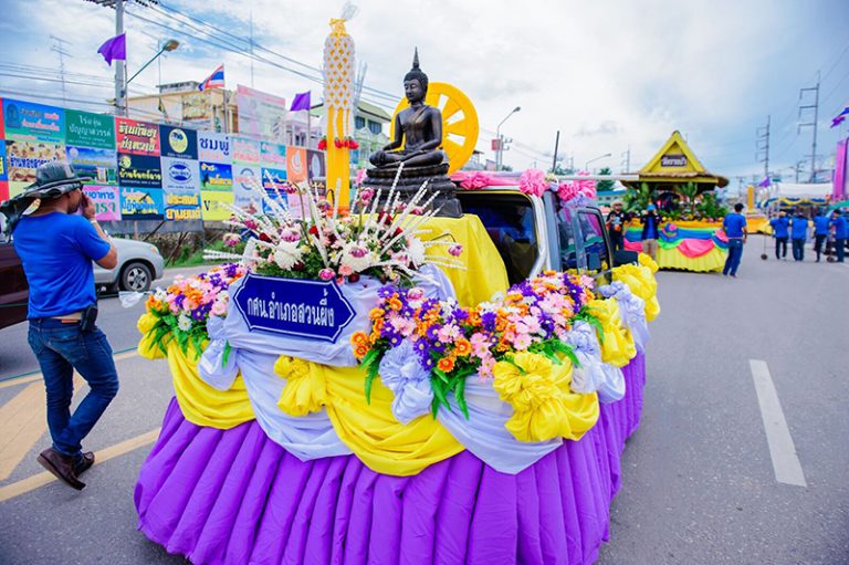 ประเพณีแห่เทียนพรรษาอำเภอสวนผึ้ง จังหวัดราชบุรี