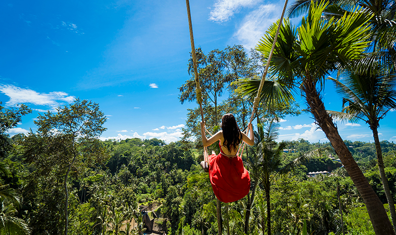 นั่งชิงช้า Bali Swing ที่บาหลี ประเทศอินโดนีเซีย