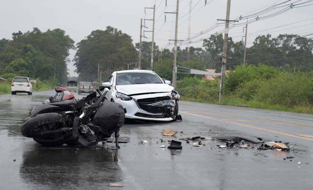 รวมข่าวอุบัติเหตุรถชน ฝนตกถนนลื่น