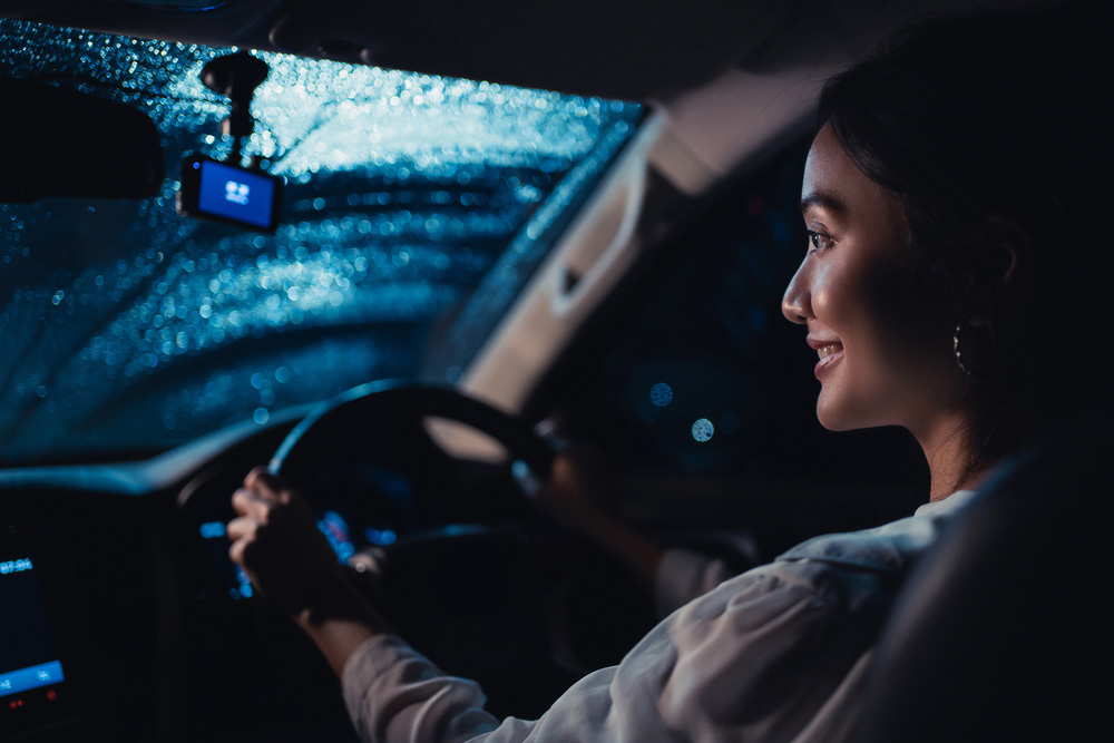 ขับรถฝนตกกลางคืนควรปฏิบัติอย่างไร
